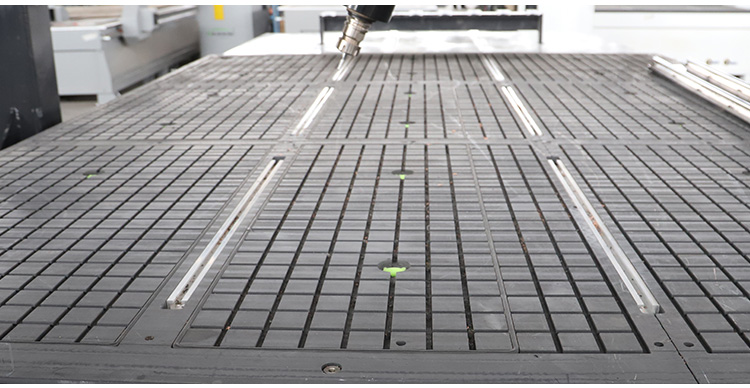 Macchina intagliatura in legno a 4 assi