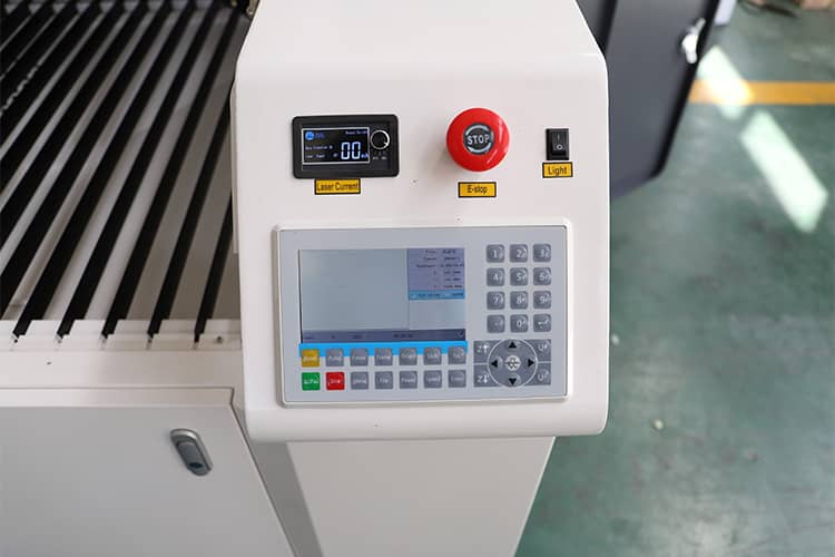 Incisore laser da 100 W.