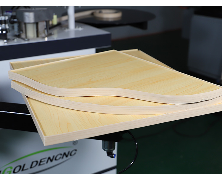 Bandiera del bordo curvo