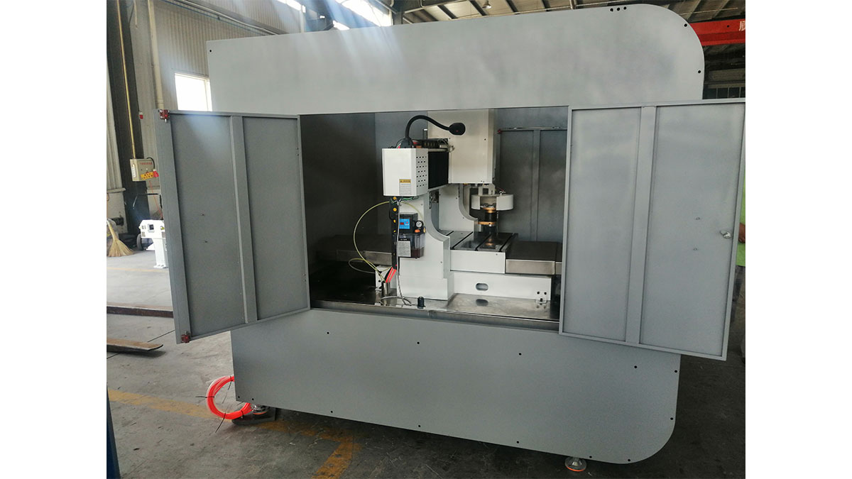 Piccola fresatrice CNC