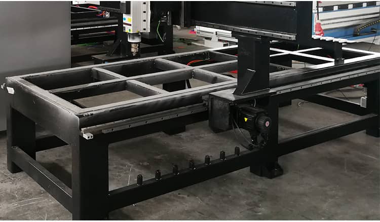 Tagliatrice a bordo di legno