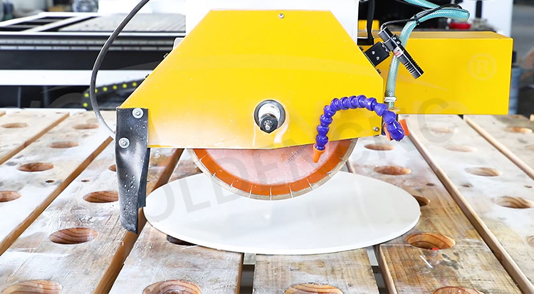 Macchina da taglio del tipo di ponte in pietra