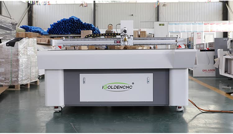 Macchina da taglio in tessuto