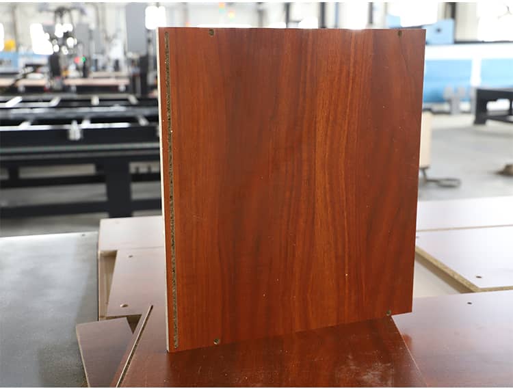 macchina CNC per compensato