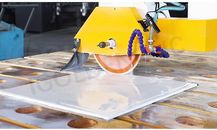 Macchina taglia al lavandino in granito