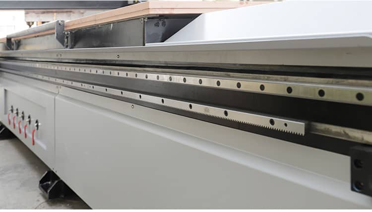 Macchina da taglio a bordo MDF