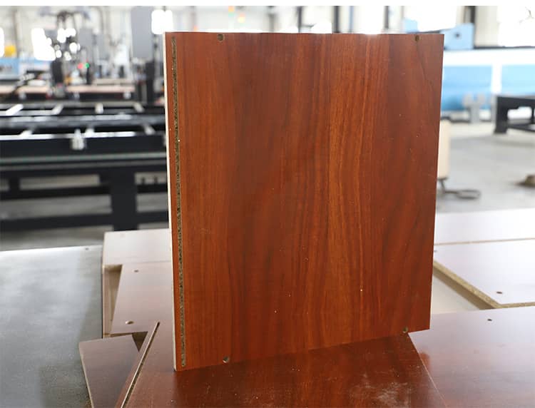 Macchina da taglio in legno CNC in vendita