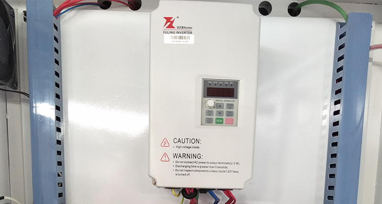 Router intagliato in legno 3d