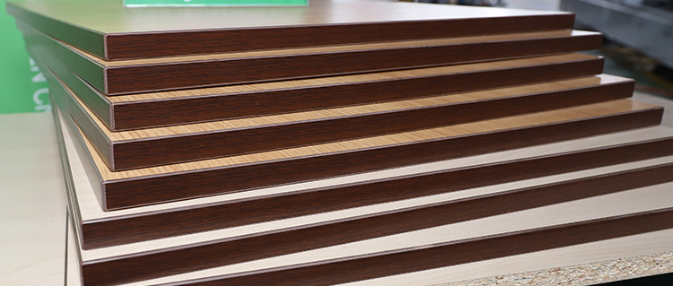 Sigillatura del bordo in legno