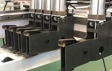 Pinza per alimentazione