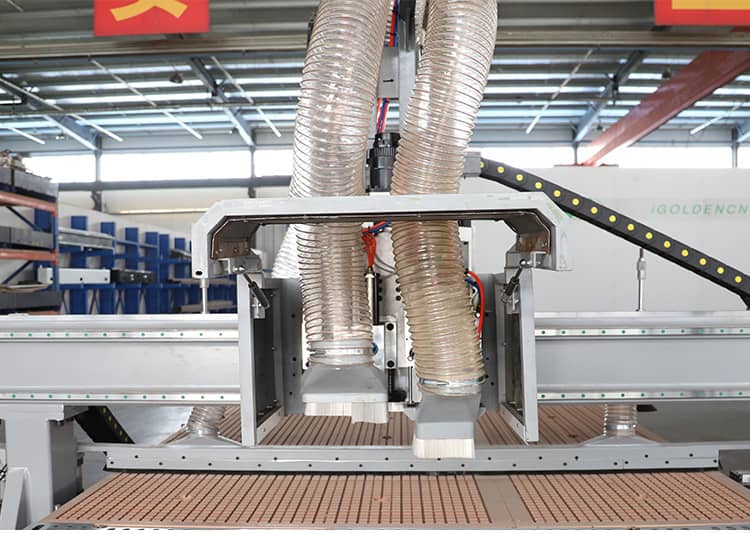 Porte dell'armadio CNC.