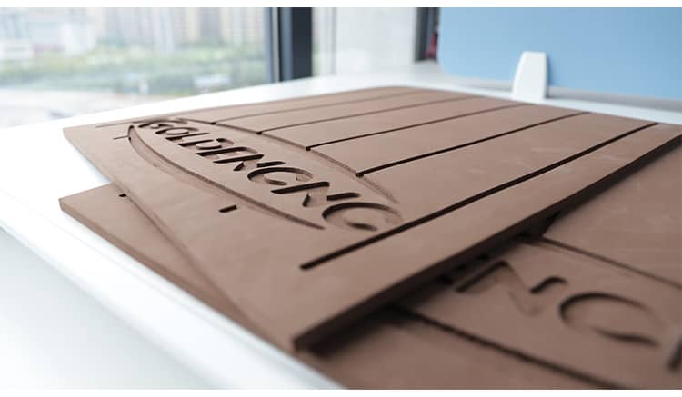 1 Macchina da taglio in plastica