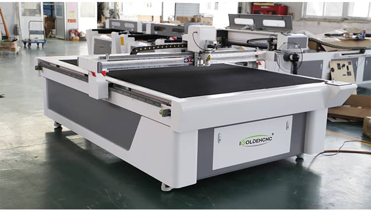 Macchina da taglio in plastica