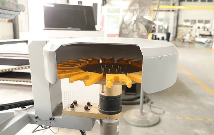 Macchina CNC per armadi