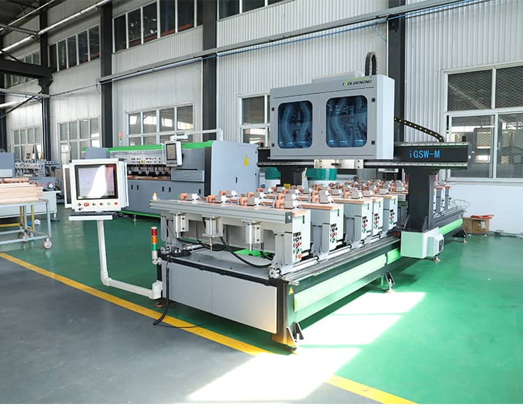 Macchinatura a fessura in legno massello CNC22